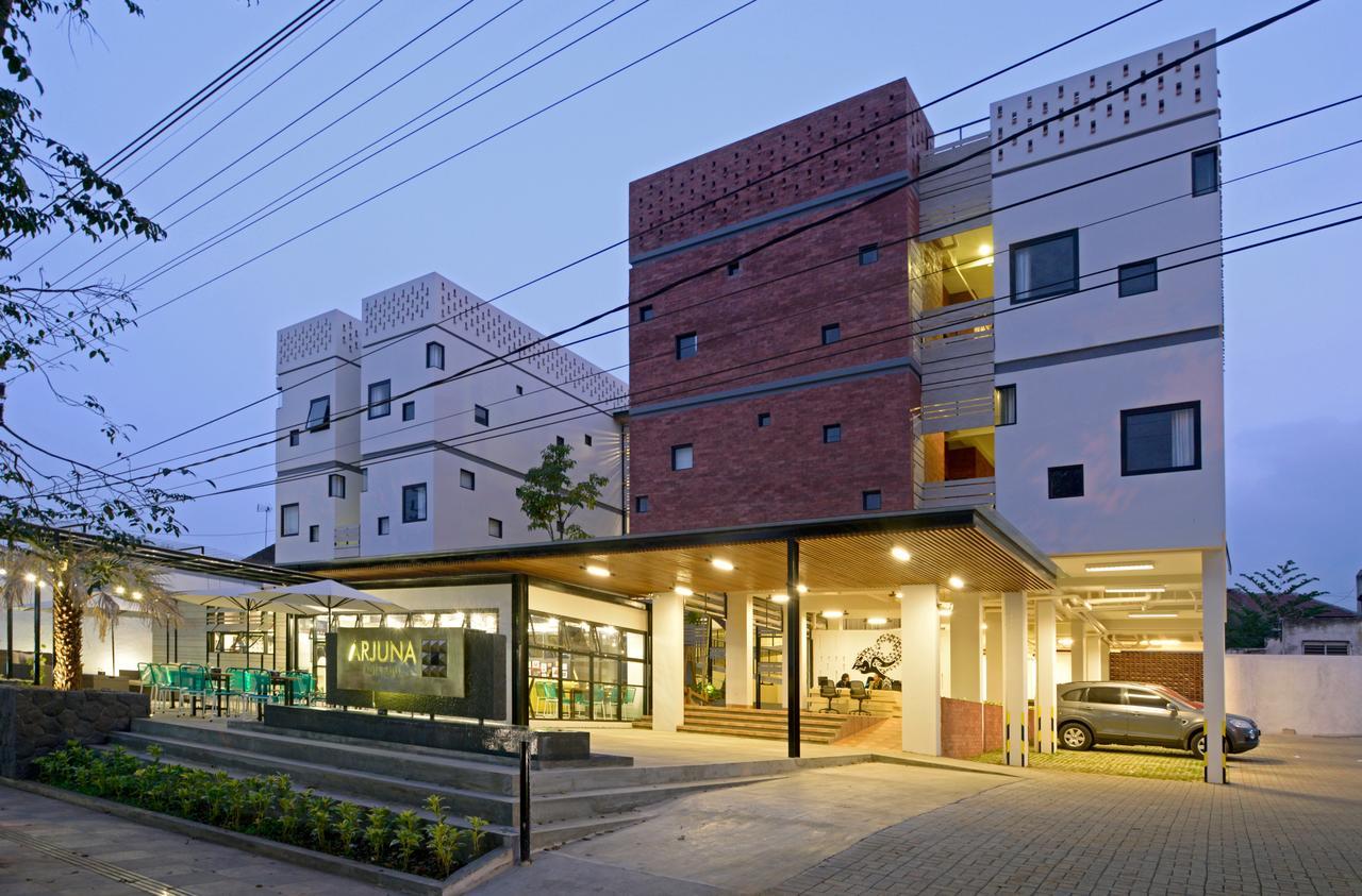 Arjuna Hotel Batu City Exterior foto