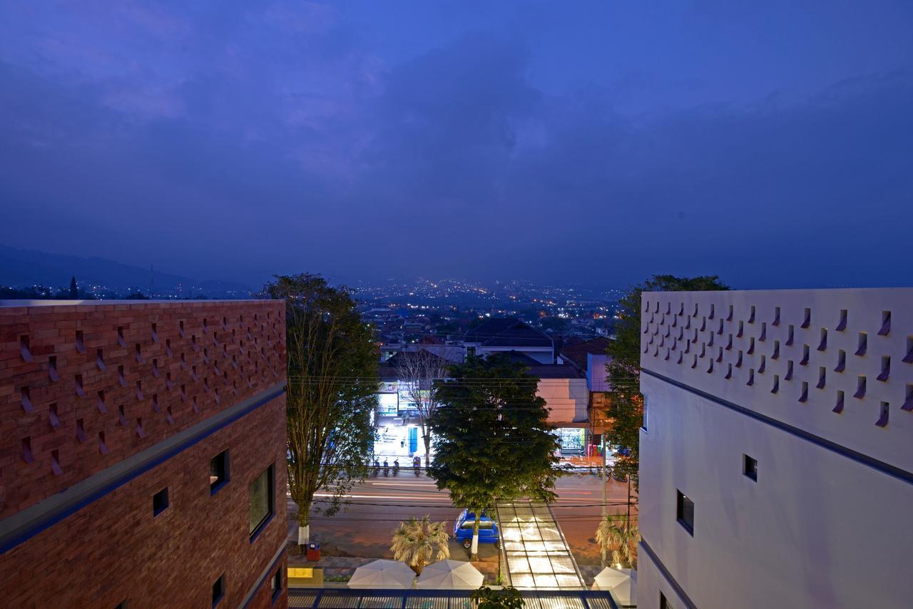 Arjuna Hotel Batu City Exterior foto